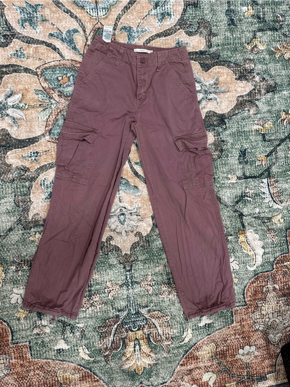 Levi's Wide Leg Cargo Pants in Mauve
